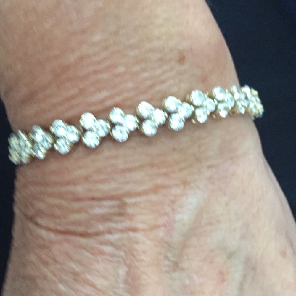 Beautiful cubic zirconia bracelet